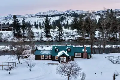 Image de Spacious 4-bedroom house on the Methow River- Twisp