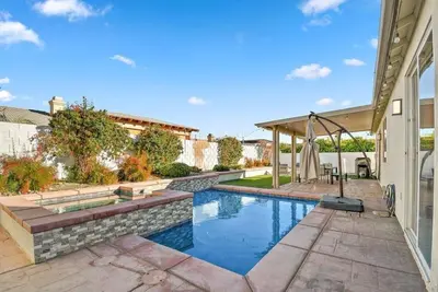 Bella Paloma: Pool, Spa, Ping pong table and Fire pit