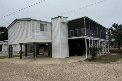 Image de Waterfront - Shellfish House- Boat Dock – On Steinhatchee River