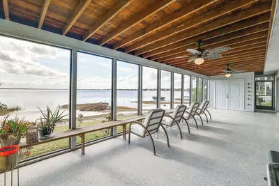 Image de Water Access + Beach Area: Crooked Lake Escape