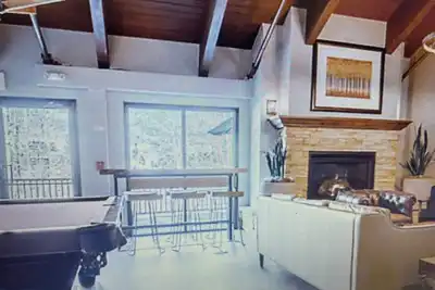 Image de Charming 1-bedroom condo in Vail. Complimentary shuttle to ski lift 1 mile away.