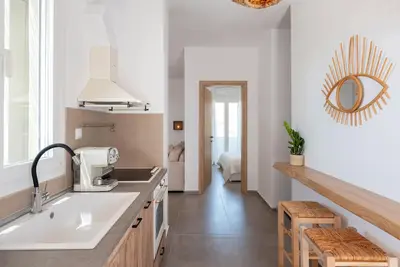 Image de Pounta | 2br Apartment w/ Shared Pool | Fiora Ii