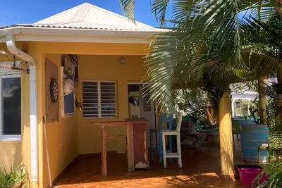 Villa avec jardin face à la mer