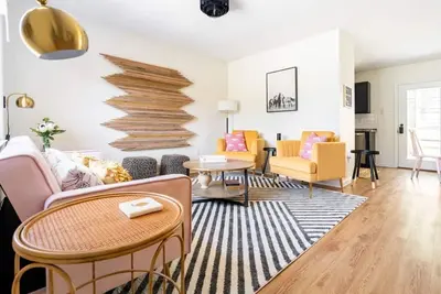 Image de Keeneland Getaway! 2 King Bedrooms and Fenced Yard. Pet Friendly