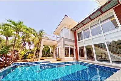 Image de \nluxurious beachfront community villa is truly Unique vacation experience