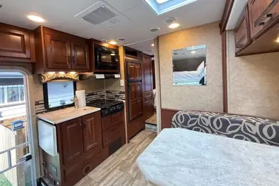 Image de The Benz - Luxury Motorhome