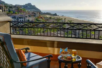 Image de Junior Suite - Sunset Beach Resort & Spa in Pleasant Cabo San Lucas