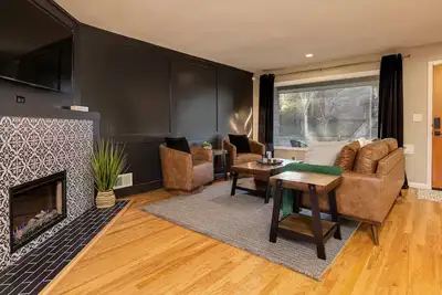 Image de Downtown Salem, Wine and City Retreat 2 king beds