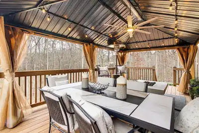 Image de 9 Mi to Mystic Falls Tours! Spacious Group Getaway