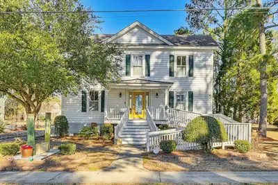 Image de Timeless Charm! Family Home Near Belhaven Beach