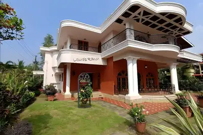 Image de Blissful Lourdes Ranch\nElegant Modern Villa featuring a Lush, Private Garden