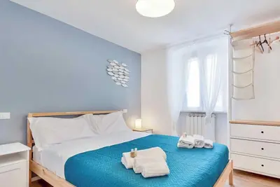 Image de Nonna Pina's house is located in Volastra and will pamper you during your holidays with its large spaces. One of the characteristic of this house is that immerge you in a very beautiful ageless atmosphere where tradition is handed down from generation to