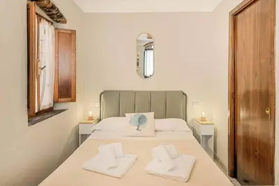 Image de Sottovoce – Intimate vacation home in LericiIn the heart of Lerici, just steps from the sea and immersed in the tranquility of the village, Sottovoce is a small oasis of peace designed for those seeking a private and comfortable stay. This welcoming