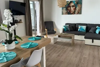 Image de Maison spacieuse avec espace balnéo à Lorgues