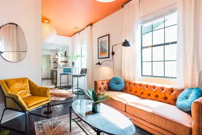 Image de 3-bedroom bungalow in tranquil Savannah