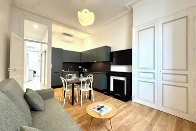 Image de Le Porte de France / 6 pers / 300 m gare / Climatisation