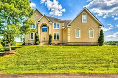 Image de Private Resort! 100\" Home Theater, HotTub, Pool, Basketball Court, extra games