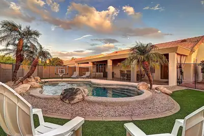 Image de Summer specials! 3 bdrm Glendale Home w/ Pool