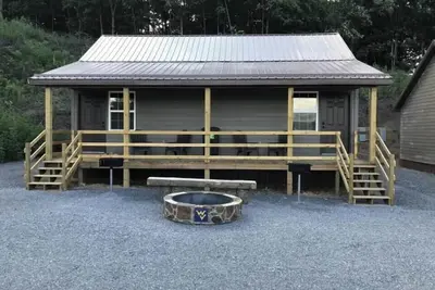 Image de Cozy 1-bedroom cabin located at Gold & Blue cabins in Bluewell
