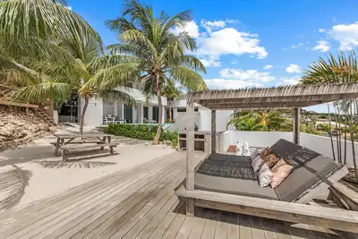 The Admiral - The Villa