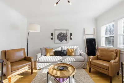 Image de Private 2br Ferndale Flat - Walk to Downtown!