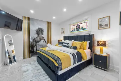 Image de Luxury 5-bedroom house-15 min Nyc-Parking/Laundry