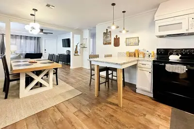 Image de 2br Apt | 4 min to Oklahoma City University | Kitchen, Wi-Fi, Free Parking #19a