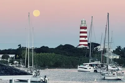 Image de Perfect View In The Heart Of Historic Hope Town