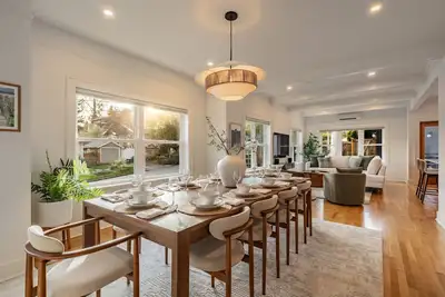 Image de Phinney Ridge Luxe Retreat | Gym, Bbq & Game Room