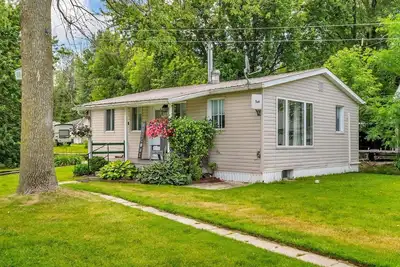 Image de Cottages at Penny's Cove\nThe Creekside Cabin - Cottage #3