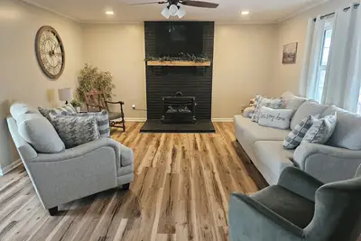 Image de The Sherman House - Cozy, quiet 3-bedroom home in beautiful Mayfield Ky