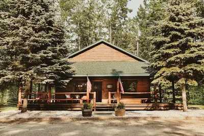 Image de Cozy 2-bedroom cabin in Elmira-close to ski resorts, snowmobile trails and lakes