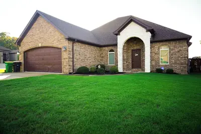 Image de Warm, Cozy, & Peaceful 3-bedroom house with Ac in charming Sherwood