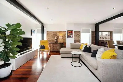 Image de Stylish Fitzroy Warehouse Apmnt with Balcony & Bbq
