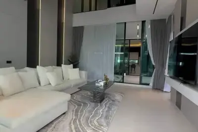 Image de Villa de luxe à 5 lits avec piscine et jacuzzi à 5 minutes de marche de la rue