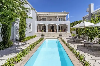 Image de Spacious 5br house in peaceful area in Franschhoek with pool/Braai & Mntain view
