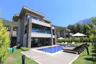 Image de Joy2, The large 5 bedroom 3-storey villa to rent in Fethiye Ovacik area