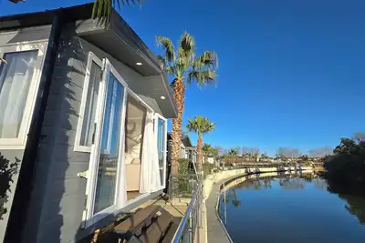 Image de Mobil Home Neuf Camping 5 Etoiles Acces Prive Riviere