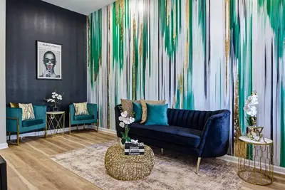 Image de The Noir Exhibit | Bold Designer Art Stay in Atlanta