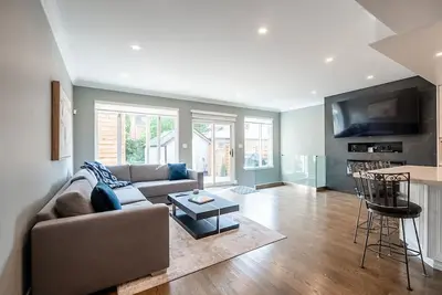 Image de Luxury 3br Home • Central & Quiet • Lawrence Park
