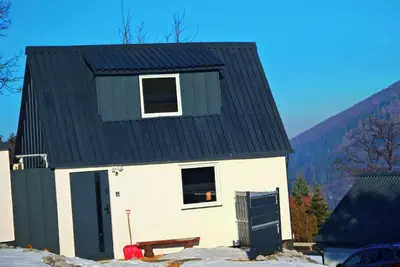 Image de Beskidzka Oaza Targanice domek w górach Beskidu Małego.