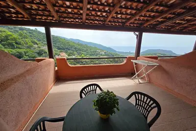 Image de P. R. Club - Appartement Velia 44 avec vue mer, terrasse privée et climatisation