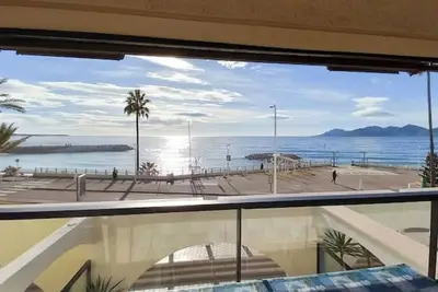 Image de Studio avec vue mer