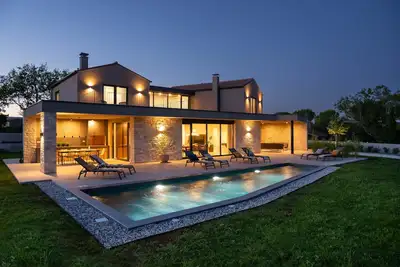 Image de Villa Natura Silente near Rovinj for 8 people with 40 m2 heated pool, sauna & jacuzzi