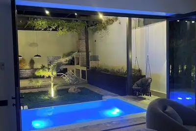 Image de Hi-Tech Oasis — Loft Villa with Outdoor Jacuzzi