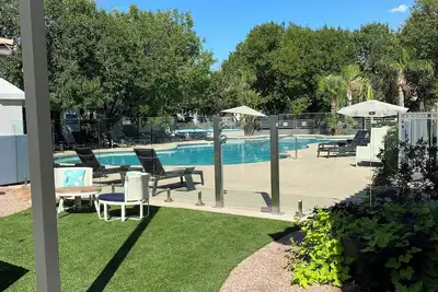 Image de New Listing! Modern Resort Escape