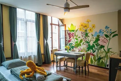 Image de App. calme et carmant au cœur vieille ville!