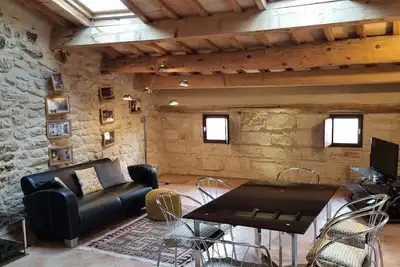 Image de Bright and spacious 2-bedroom apartment in charming Nézignan-l'Évêque awaits you