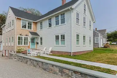 Image de Amazing New Home, Steps From Lighthouse Beach!