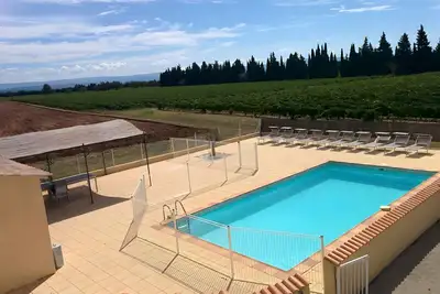 Image de Château Mazane - Mas au coeur des vignes, piscine et vue Montagne